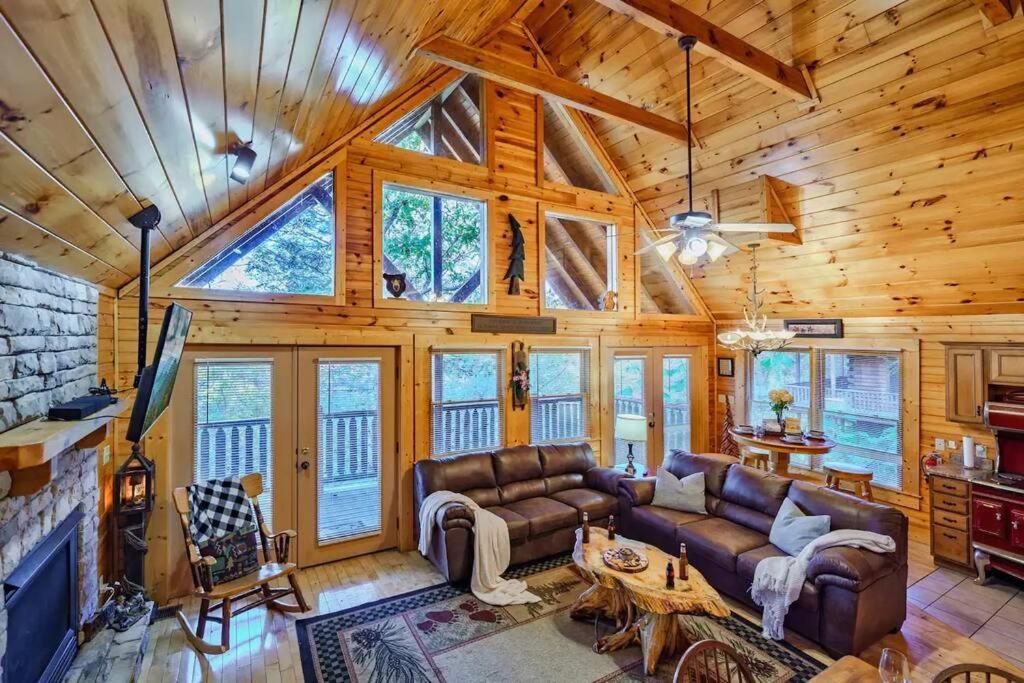Stunning Mountain Cabin W Hot Tub Gatlinburg Zewnętrze zdjęcie