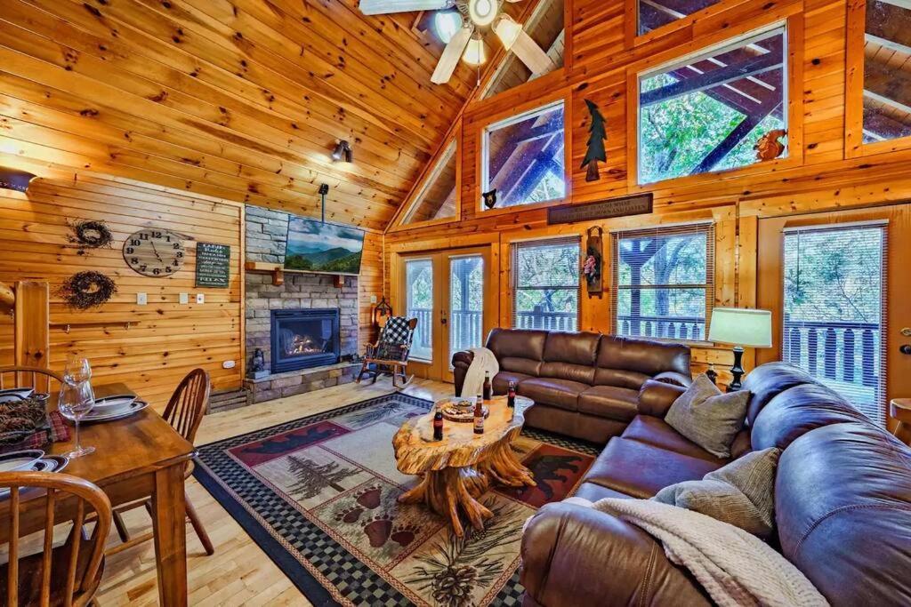 Stunning Mountain Cabin W Hot Tub Gatlinburg Zewnętrze zdjęcie