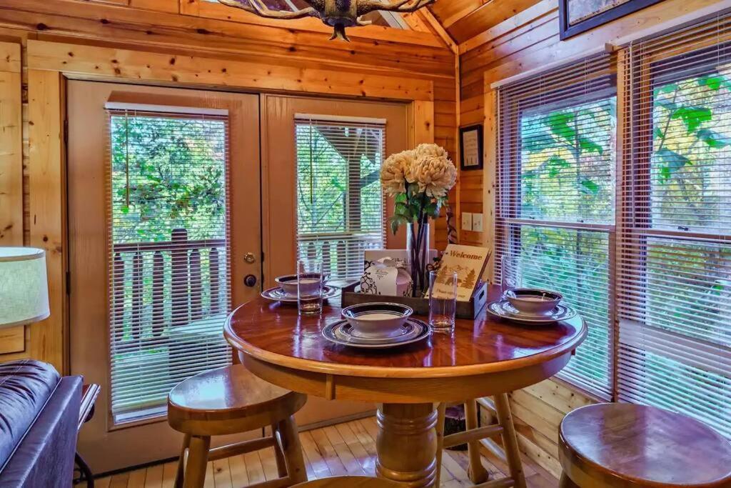 Stunning Mountain Cabin W Hot Tub Gatlinburg Zewnętrze zdjęcie