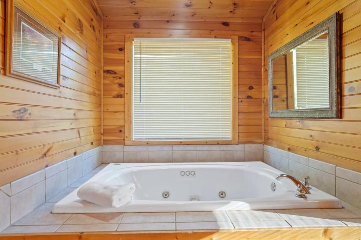 Stunning Mountain Cabin W Hot Tub Gatlinburg Zewnętrze zdjęcie